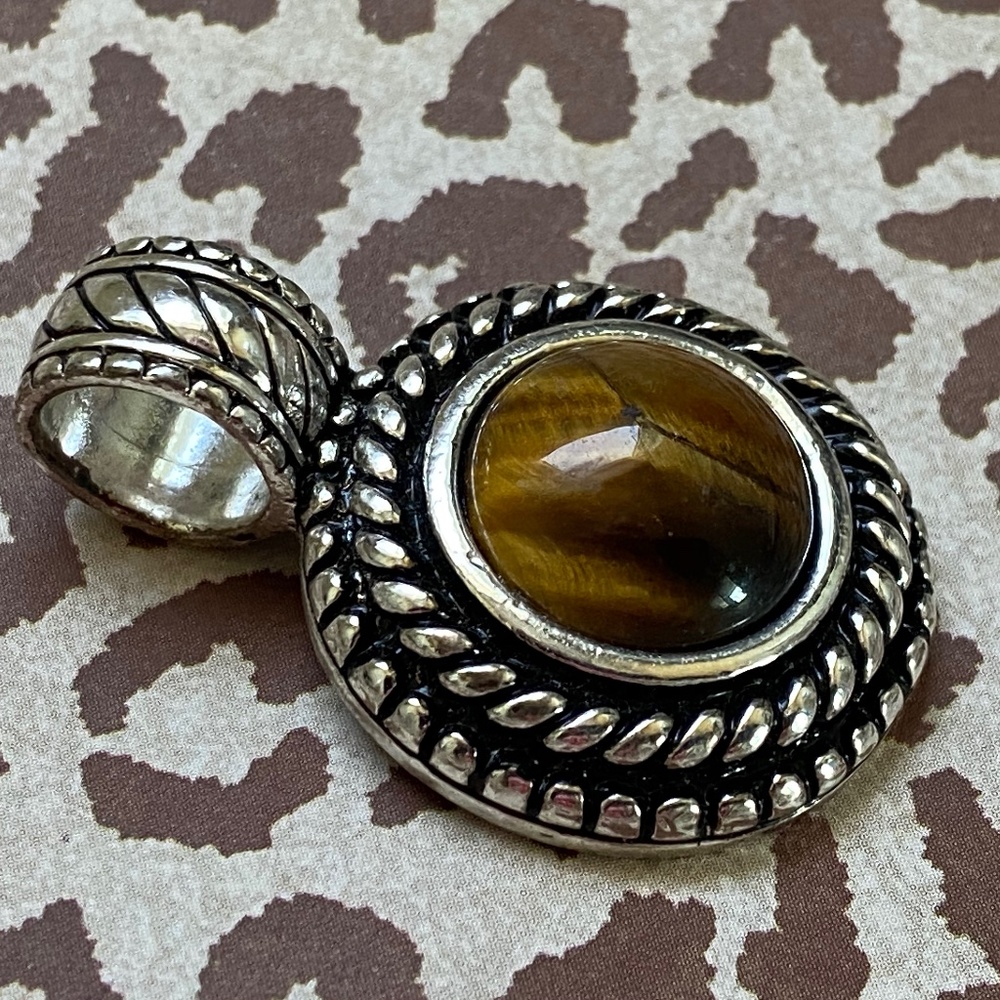 PREMIER DESIGNS Pendant Tiger Eye Round Silver Vintage